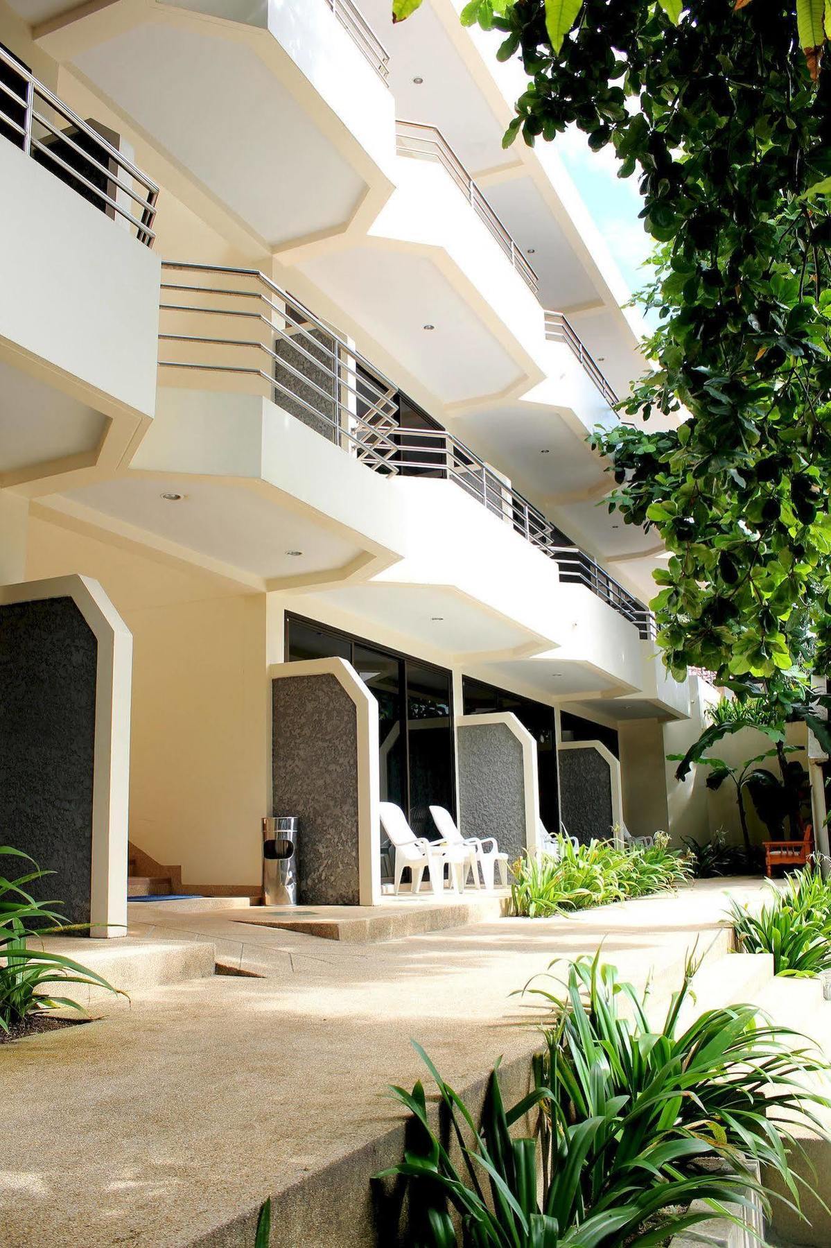 Baan Pron Phateep Patong Esterno foto