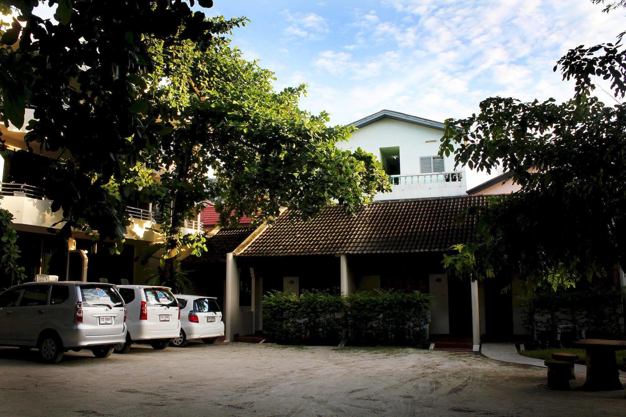 Baan Pron Phateep Patong Esterno foto